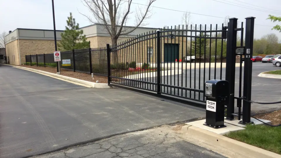 Example of a fence installation